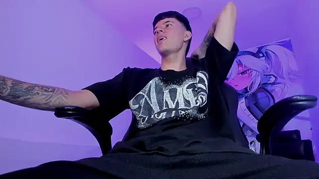 Snapshot of Fran_Boy chatting on 09/16/25, 02:34 Fran Boy online show from 09/16/25, 02:34