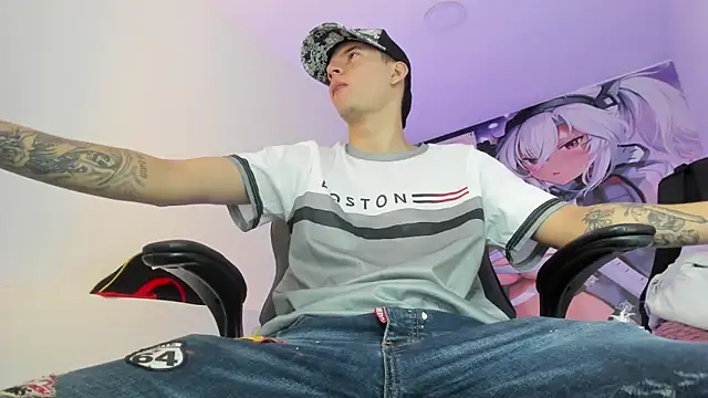 Snapshot of Fran_Boy chatting on 10/23/25, 04:34 Fran Boy online show from 10/23/25, 04:34