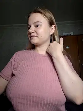 Snapshot of SlipperSherry chatting on 09/08/25, 08:19 SlipperSherry online show from 09/08/25, 08:19