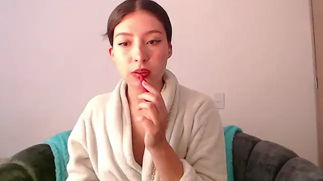 Snapshot of -Ivonny chatting on 09/28/25, 08:25 -Ivonny online show from 09/28/25, 08:25