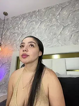 MiaFarkash online show from 05/13/26, 06:16