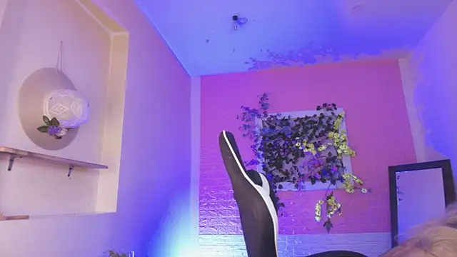 Katy bratz  online show from 09/18/25, 02:57