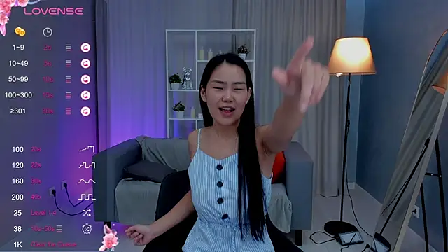 Snapshot of AsianCheek chatting on 10/24/25, 01:35 AsianCheek online show from 10/24/25, 01:35