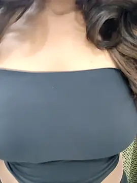 Snapshot of Kayna_Rawat chatting on 11/01/25, 10:39 Kayna Rawat online show from 11/01/25, 10:39