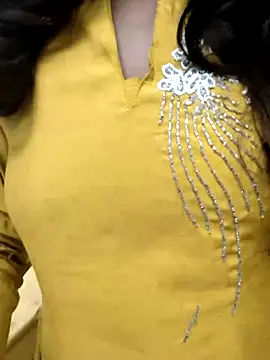 Snapshot of Kayna_Rawat chatting on 11/05/25, 10:48 Kayna Rawat online show from 11/05/25, 10:48