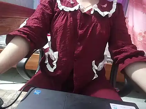 Snapshot of Xue_weng chatting on 04/21/26, 03:28 Xue weng online show from 04/21/26, 03:28