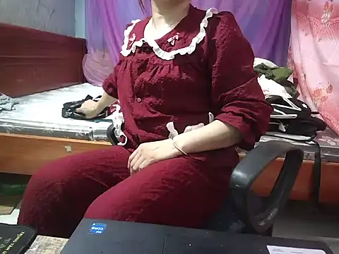 Snapshot of Xue_weng chatting on 04/26/26, 04:21 Xue weng online show from 04/26/26, 04:21