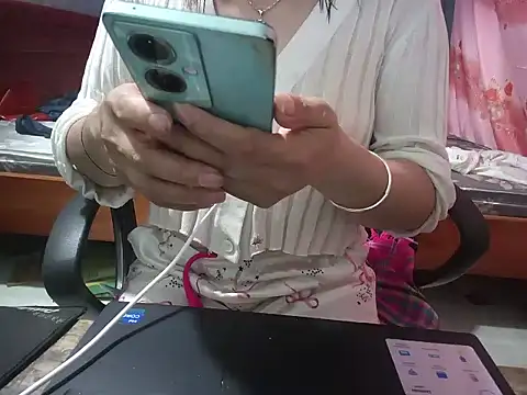 Snapshot of Xue_weng chatting on 04/30/26, 06:53 Xue weng online show from 04/30/26, 06:53