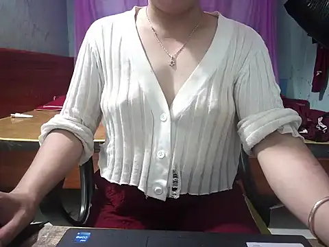 Snapshot of Xue_weng chatting on 05/24/26, 04:01 Xue weng online show from 05/24/26, 04:01