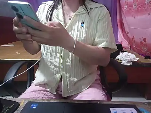 Snapshot of Xue_weng chatting on 05/31/26, 08:43 Xue weng online show from 05/31/26, 08:43