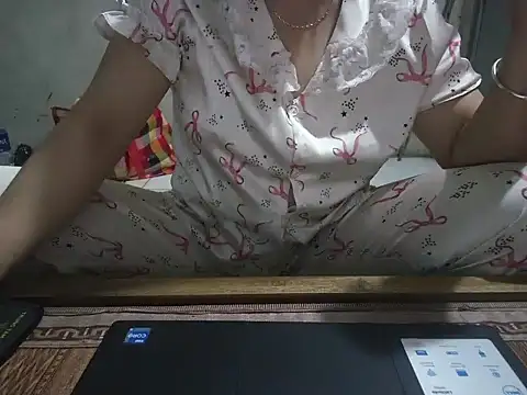 Snapshot of Xue_weng chatting on 06/07/26, 02:59 Xue weng online show from 06/07/26, 02:59