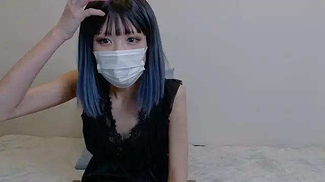 Snapshot of sarina_at chatting on 07/13/26, 04:15 sarina at online show from 07/13/26, 04:15