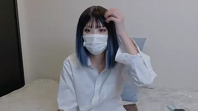 Snapshot of sarina_at chatting on 07/18/26, 07:34 sarina at online show from 07/18/26, 07:34