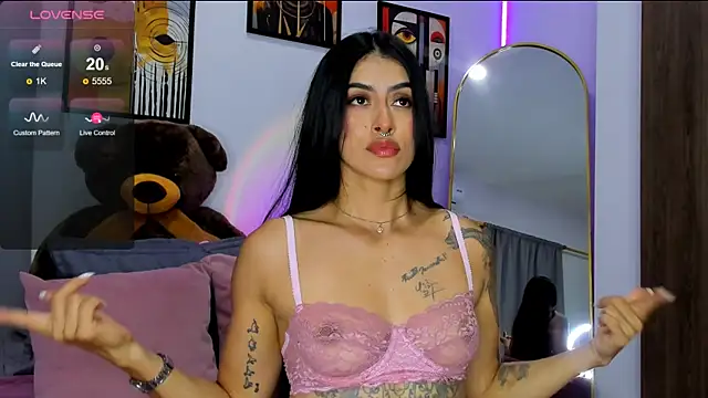 Snapshot of Valkyrie_sky chatting on 03/20/26, 02:27 Valkyrie sky online show from 03/20/26, 02:27