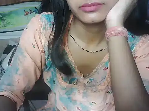 ROSE GOLDE online show from 05/18/26, 08:53