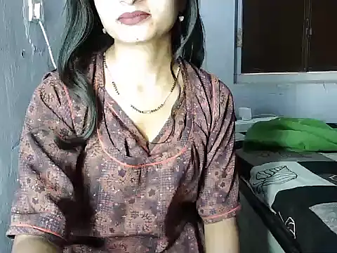 ROSE GOLDE online show from 06/08/26, 12:49