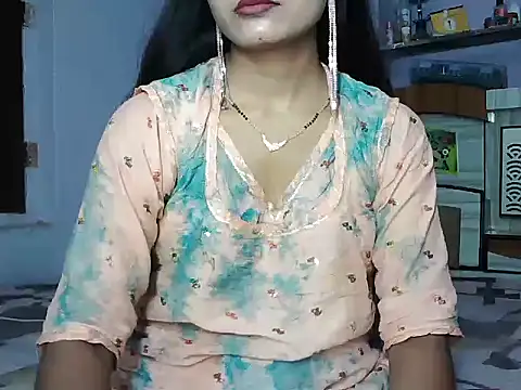 ROSE GOLDE online show from 06/18/26, 05:51