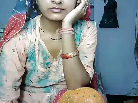 ROSE GOLDE online show from 06/18/26, 09:47