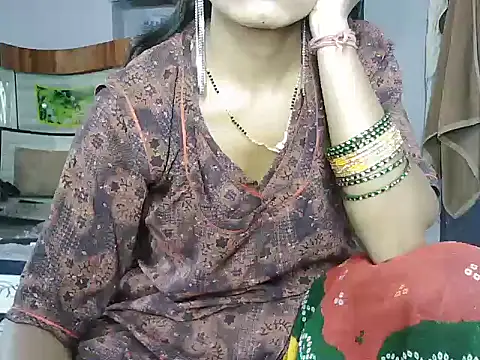 ROSE GOLDE online show from 06/19/26, 06:51