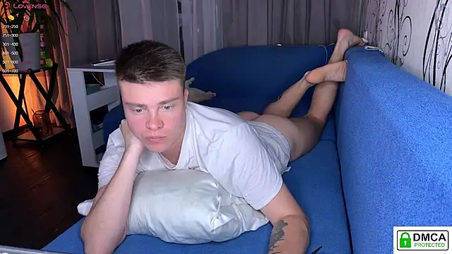 Snapshot of holy_eggs_02 chatting on 09/20/25, 09:27 holy eggs 02 online show from 09/20/25, 09:27