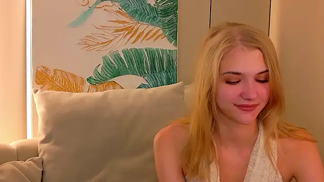 Snapshot of 4example_Chloe chatting on 07/07/26, 06:47 4example Chloe online show from 07/07/26, 06:47