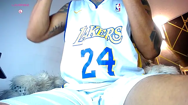 Snapshot of LickMyInk chatting on 11/29/25, 11:35 LickMyInk online show from 11/29/25, 11:35