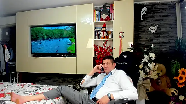 SpartacusDaddy48 online show from 04/15/26, 07:58