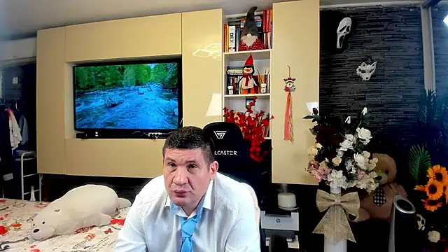 SpartacusDaddy48 online show from 04/16/26, 08:42