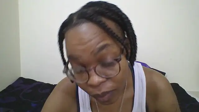 Snapshot of Miss-Hennessy chatting on 09/08/25, 05:01 Miss-Hennessy online show from 09/08/25, 05:01