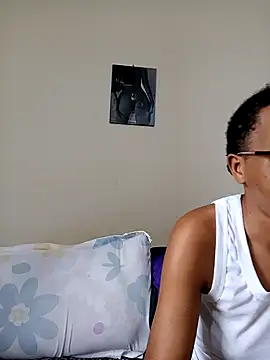 Snapshot of Miss-Hennessy chatting on 04/27/26, 10:46 Miss-Hennessy online show from 04/27/26, 10:46