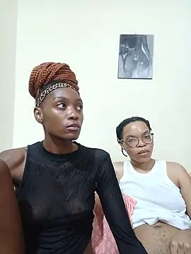 Snapshot of Miss-Hennessy chatting on 05/19/26, 01:56 Miss-Hennessy online show from 05/19/26, 01:56
