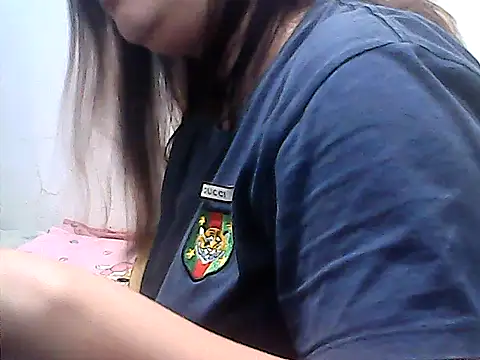 Snapshot of sweetkhaye chatting on 10/24/25, 01:03 sweetkhaye online show from 10/24/25, 01:03