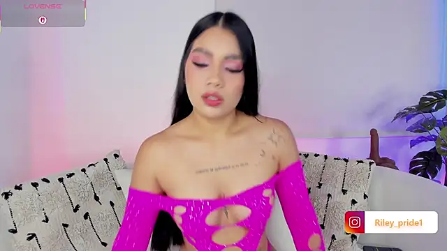 Snapshot of Cutie_Riley chatting on 10/09/25, 03:32 Cutie Riley online show from 10/09/25, 03:32