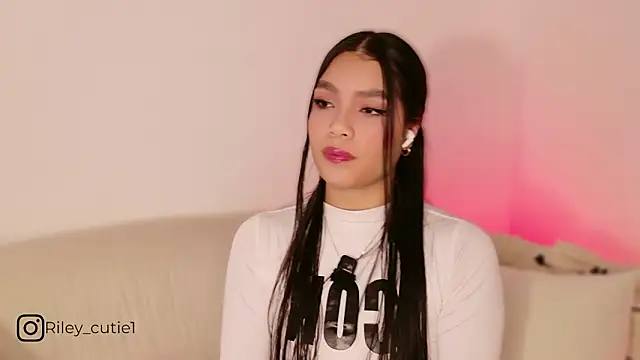 Snapshot of Cutie_Riley chatting on 03/14/26, 11:59 Cutie Riley online show from 03/14/26, 11:59