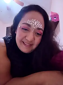 Snapshot of Caroomoom27 chatting on 11/04/25, 02:10 Caroomoom27 online show from 11/04/25, 02:10