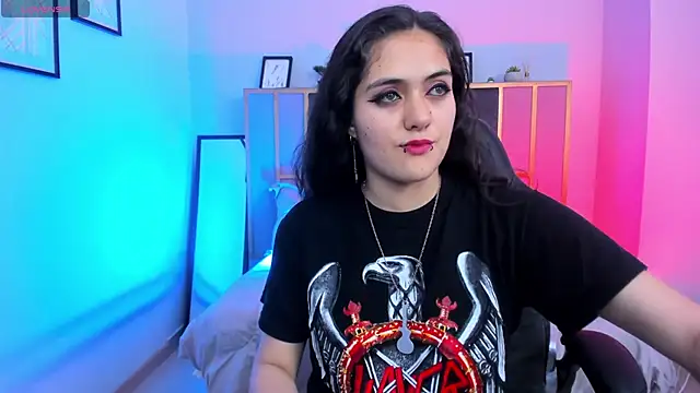 Snapshot of Azurra_amatto2 chatting on 11/14/25, 08:40 Azurra amatto2 online show from 11/14/25, 08:40