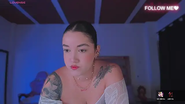 lunaarose online show from 12/03/25, 12:07