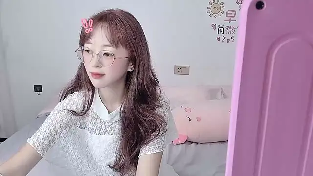 Snapshot of nini_a chatting on 10/11/25, 05:50 nini a online show from 10/11/25, 05:50