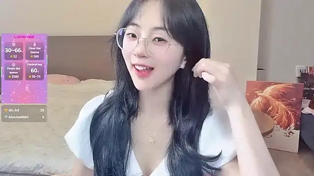 Snapshot of nini_a chatting on 04/10/26, 11:48 nini a online show from 04/10/26, 11:48