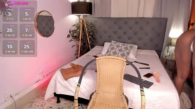 Snapshot of EmaaaBrown_ chatting on 11/23/25, 05:07 EmaaaBrown online show from 11/23/25, 05:07