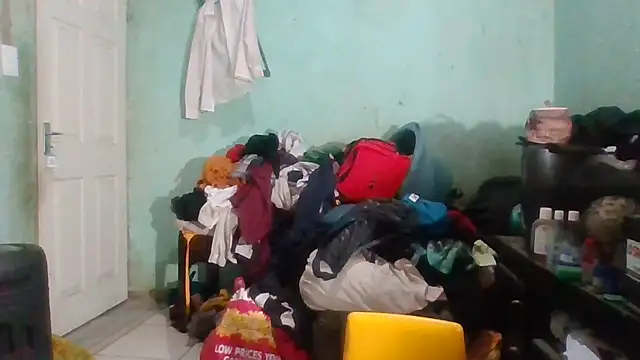 Snapshot of Nicky52 chatting on 09/12/25, 03:23 Nicky52 online show from 09/12/25, 03:23