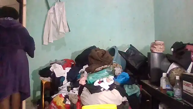 Snapshot of Nicky52 chatting on 09/15/25, 04:23 Nicky52 online show from 09/15/25, 04:23