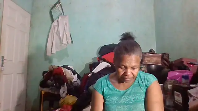 Snapshot of Nicky52 chatting on 09/18/25, 04:53 Nicky52 online show from 09/18/25, 04:53