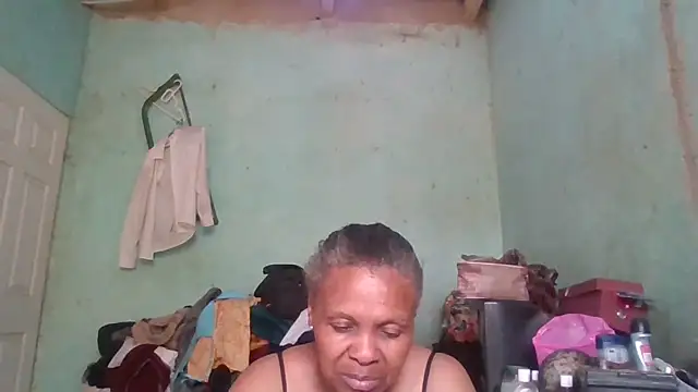 Snapshot of Nicky52 chatting on 09/21/25, 05:53 Nicky52 online show from 09/21/25, 05:53