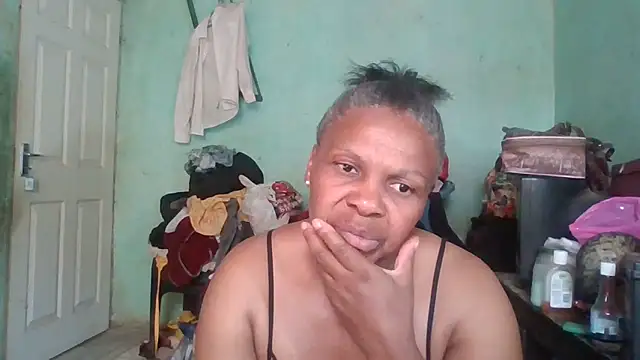 Snapshot of Nicky52 chatting on 09/22/25, 06:04 Nicky52 online show from 09/22/25, 06:04