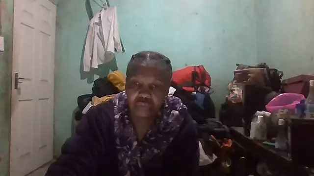 Snapshot of Nicky52 chatting on 09/23/25, 03:20 Nicky52 online show from 09/23/25, 03:20