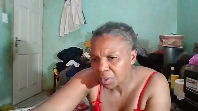 Snapshot of Nicky52 chatting on 09/30/25, 05:12 Nicky52 online show from 09/30/25, 05:12