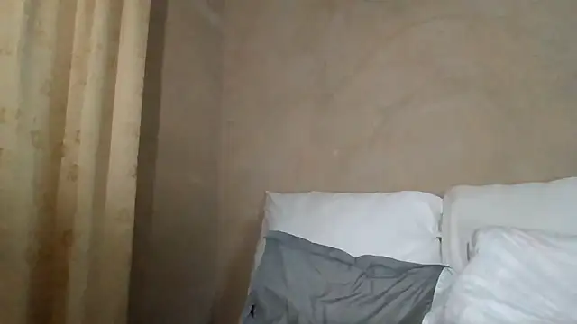 Snapshot of Nicky52 chatting on 10/03/25, 04:15 Nicky52 online show from 10/03/25, 04:15