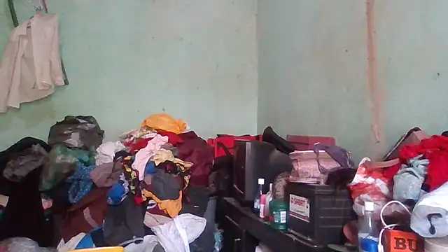 Snapshot of Nicky52 chatting on 10/06/25, 08:12 Nicky52 online show from 10/06/25, 08:12