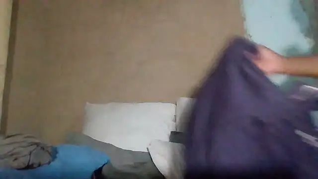 Snapshot of Nicky52 chatting on 10/10/25, 04:17 Nicky52 online show from 10/10/25, 04:17